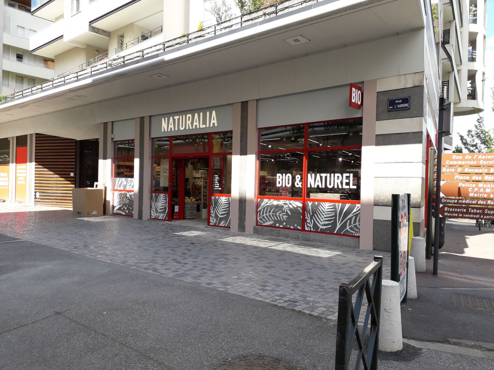 Magasin Naturalia - SAINT GERMAIN BEL AIR: France, Saint-Germain-en